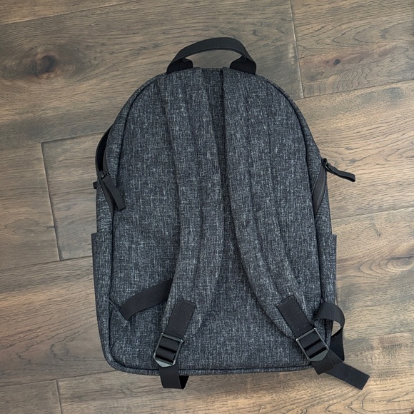 Everlane Charcoal Gray Women's Backpack - Picture 4 of 4